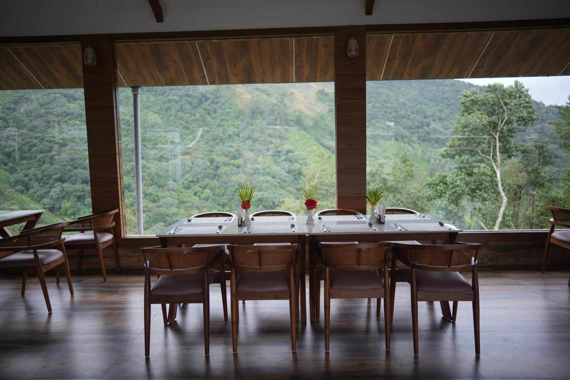 Hotel The Teatree Munnar Suryanelli Esterno foto