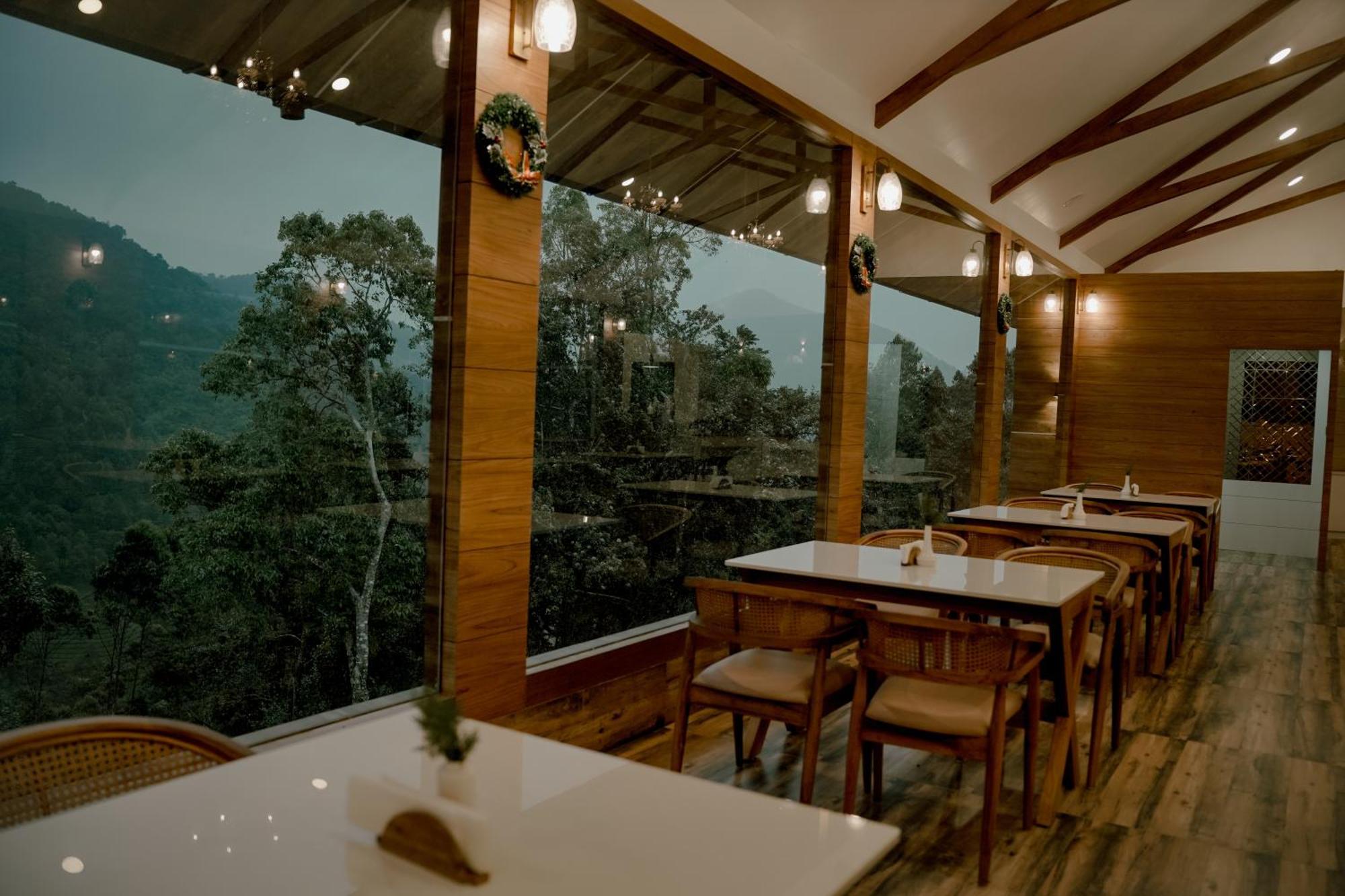 Hotel The Teatree Munnar Suryanelli Esterno foto